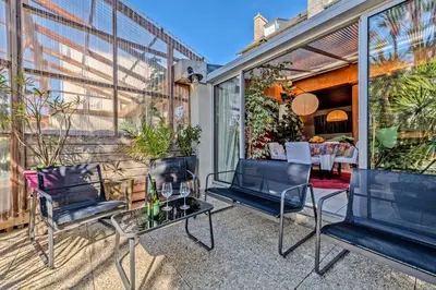 Coin salon dans l'établissement Maison Aubépines -Jolie maison avec piscine privée