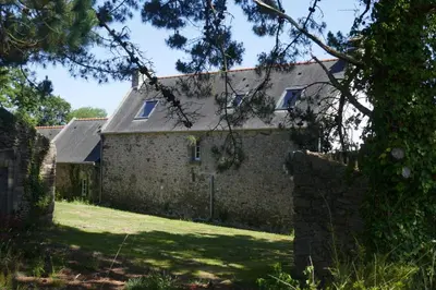 Jardin de l'établissement 711- Spacieuse ferme bretonne