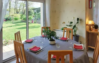 Jardin de l'établissement Cozy Home In Locquénolé With Kitchen