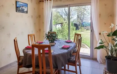 Jardin de l'établissement Cozy Home In Locquénolé With Kitchen
