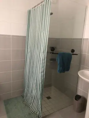 Salle de bains dans l'établissement Anne Sophie Chambre chez lhabitant