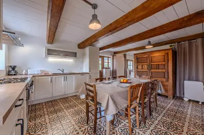 Cuisine ou kitchenette dans l'établissement Ty Forn - Maison à 10min des plages