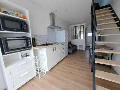 Cuisine ou kitchenette dans l'établissement Studio Pleuven
