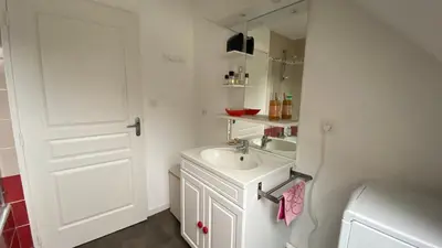 Salle de bains dans l'établissement Très beau T3 proche plage