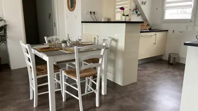 Cuisine ou kitchenette dans l'établissement Très beau T3 proche plage