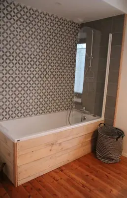 Salle de bains dans l'établissement La Romance,vue mer, jardin et proche plage