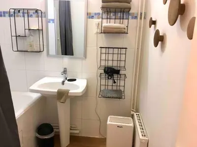 Salle de bains dans l'établissement Studio au centre ville de Concarneau