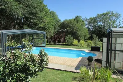 Piscine de l'établissement Chalet des Fées - Piscine ou située à proximité