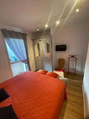 Un ou plusieurs lits dans un hébergement de l'établissement Logement entier tout confort dans maison neuve