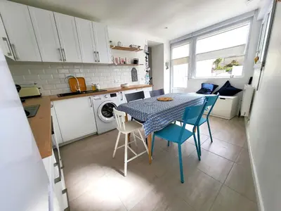 Cuisine ou kitchenette dans l'établissement Petit cocon de la mer d'Iroise