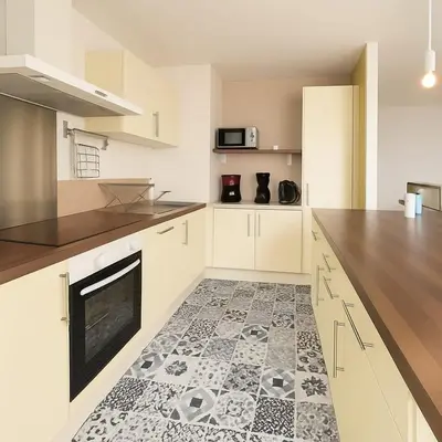 Cuisine ou kitchenette dans l'établissement Appartement spacieux de 100m2 Brest