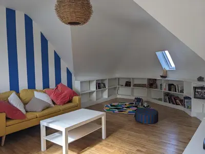 Coin salon dans l'établissement Ty glaz- Piscine privé chauffé securisé -Plage 700m