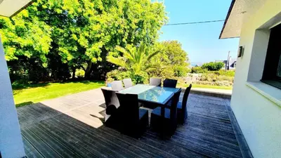 Jardin de l'établissement Villa des Abers vue mer, GR34, piscine chauffée
