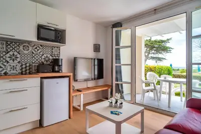 Cuisine ou kitchenette dans l'établissement Sternoka - Appt avec vue mer avec piscine