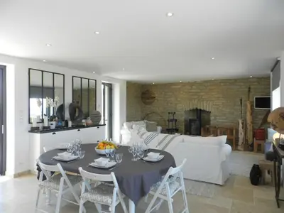 Télévision ou salle de divertissement dans l'établissement Holiday Home Le Ménez by Interhome