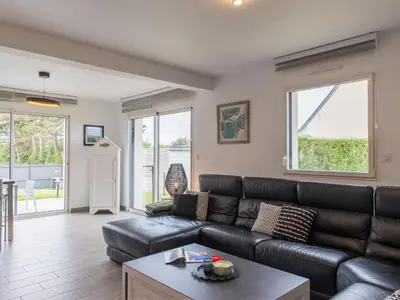 Coin salon dans l'établissement Holiday Home La Villa du Pêcheur by Interhome