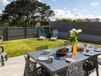 Jardin de l'établissement Holiday Home La Villa du Pêcheur by Interhome
