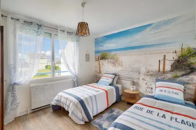 Un ou plusieurs lits dans un hébergement de l'établissement Maison pour 6, port et plage de Lesconil