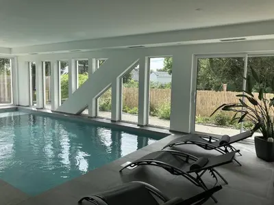 Piscine de l'établissement bihit, Cote De Granit Rose ou située à proximité