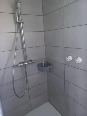 Salle de bains dans l'établissement Studio bois indépendant au calme