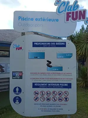 Certificat, récompense, panneau ou autre document affiché dans l'établissement Mobil home dans Camping 4 étoiles