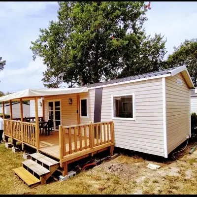 Mobil home dans Camping 4 étoiles