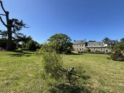 Jardin de l'établissement BOILLOT, Trebeurden in a quiet area with sea view