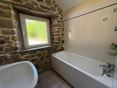 Salle de bains dans l'établissement BOILLOT, Trebeurden in a quiet area with sea view
