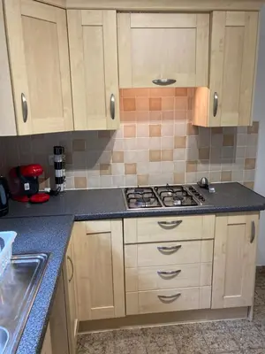 Cuisine ou kitchenette dans l'établissement Cheerful two bedroom house PLONEVEZ du Faou
