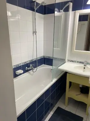 Salle de bains dans l'établissement Appartement Belle Vue Mer- piscine