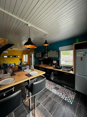 Cuisine ou kitchenette dans l'établissement Maison Pors Haor