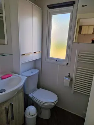 Salle de bains dans l'établissement MH1-Gd CONFORT 3CH- 6-7 Pl -2 SDB-2 WC- WIFI - TV - LAVE VAISSELLE - LAVE LINGE- DRAPS FOURNIS-LITS FAITS A VOTRE ARRIVEE !! -- 