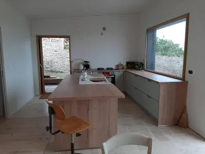 Cuisine ou kitchenette dans l'établissement Maison en bois vue sur mer en Bretagne 5 couchages