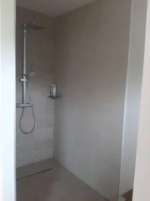 Salle de bains dans l'établissement Maison en bois vue sur mer en Bretagne 5 couchages