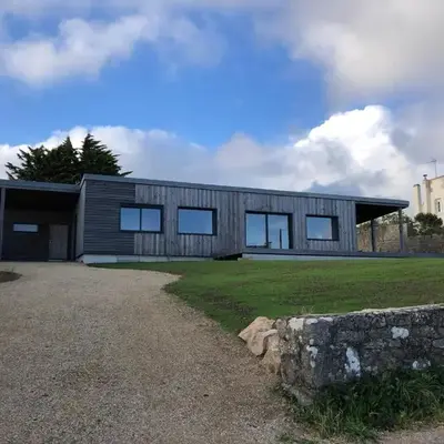 Maison en bois vue sur mer en Bretagne 5 couchages