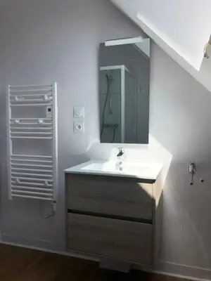 Salle de bains dans l'établissement Ty Albertine - Maison de campagne rénovée proche de la mer