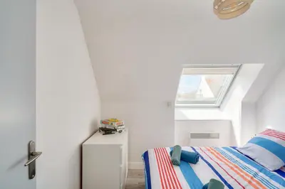 Un ou plusieurs lits dans un hébergement de l'établissement 1er étage, jardin partagé pour 4 à 300m de la plage