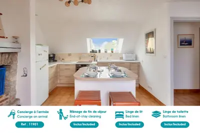 Cuisine ou kitchenette dans l'établissement 1er étage, jardin partagé pour 4 à 300m de la plage