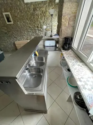 Cuisine ou kitchenette dans l'établissement Ti Ar Mor proche des plages de Loctudy