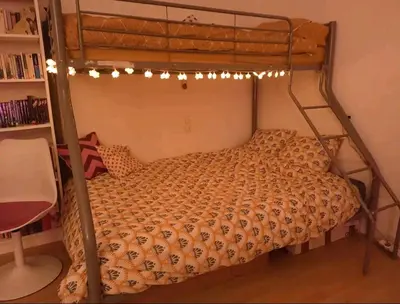 Un ou plusieurs lits dans un hébergement de l'établissement Grande chambre chez l'habitant dans hypercentre piéton