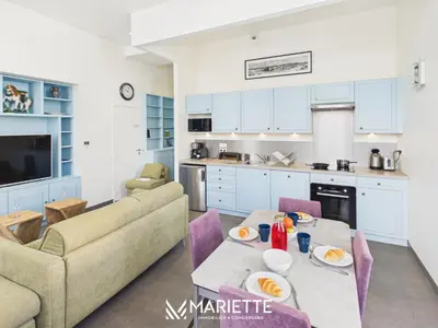 Cuisine ou kitchenette dans l'établissement -LE BOUDOIR- Elegant T2 Concarneau hypercentre