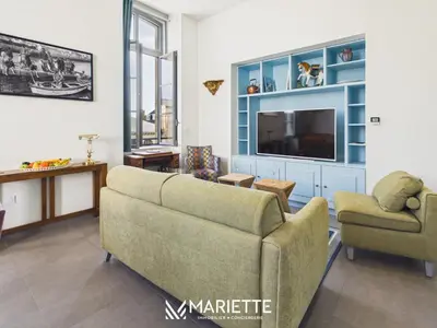 Télévision ou salle de divertissement dans l'établissement -LE BOUDOIR- Elegant T2 Concarneau hypercentre