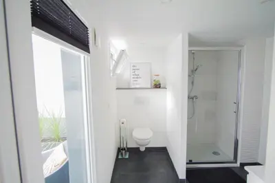 Salle de bains dans l'établissement -PICCO ROSSO- Studio avec terrasse- Concarneau