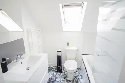 Salle de bains dans l'établissement -PICCO BIANCO-Studio entierement renove-Concarneau