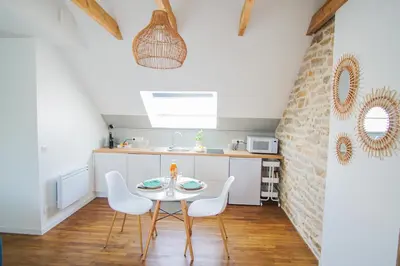 Cuisine ou kitchenette dans l'établissement -PICCO BIANCO-Studio entierement renove-Concarneau