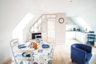 Cuisine ou kitchenette dans l'établissement -BLUSH- Appartement cosy - proche ville-close