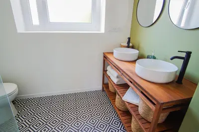 Salle de bains dans l'établissement -LE SENTIER- Elegant T3 avec jardin proche mer