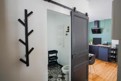 Télévision ou salle de divertissement dans l'établissement -PICCO VERDE- Appartement avec balcon - Concarneau