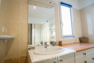 Salle de bains dans l'établissement -DALIA- Appartement centre-ville-terasse-parking