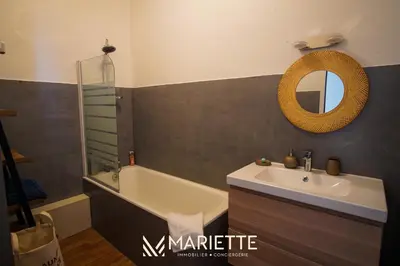 Salle de bains dans l'établissement -BOSCO- Elegant T3 avec balcon et vue sur le port
